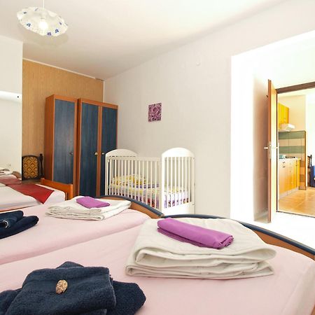 Apartments Davor 1676 Banjole Esterno foto