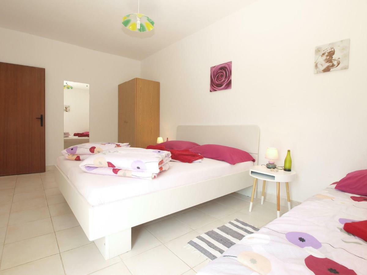 Apartments Davor 1676 Banjole Esterno foto