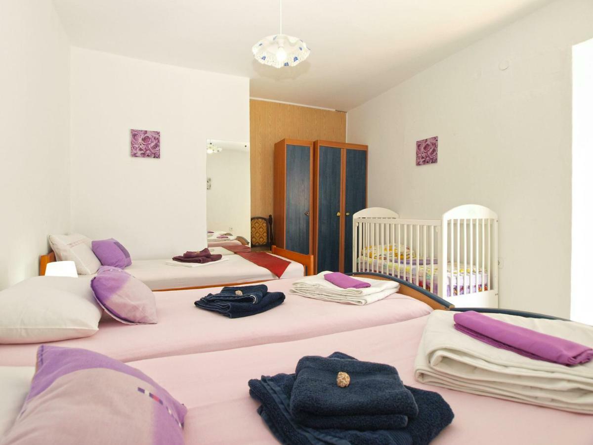 Apartments Davor 1676 Banjole Esterno foto