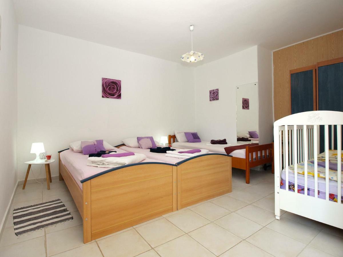 Apartments Davor 1676 Banjole Esterno foto